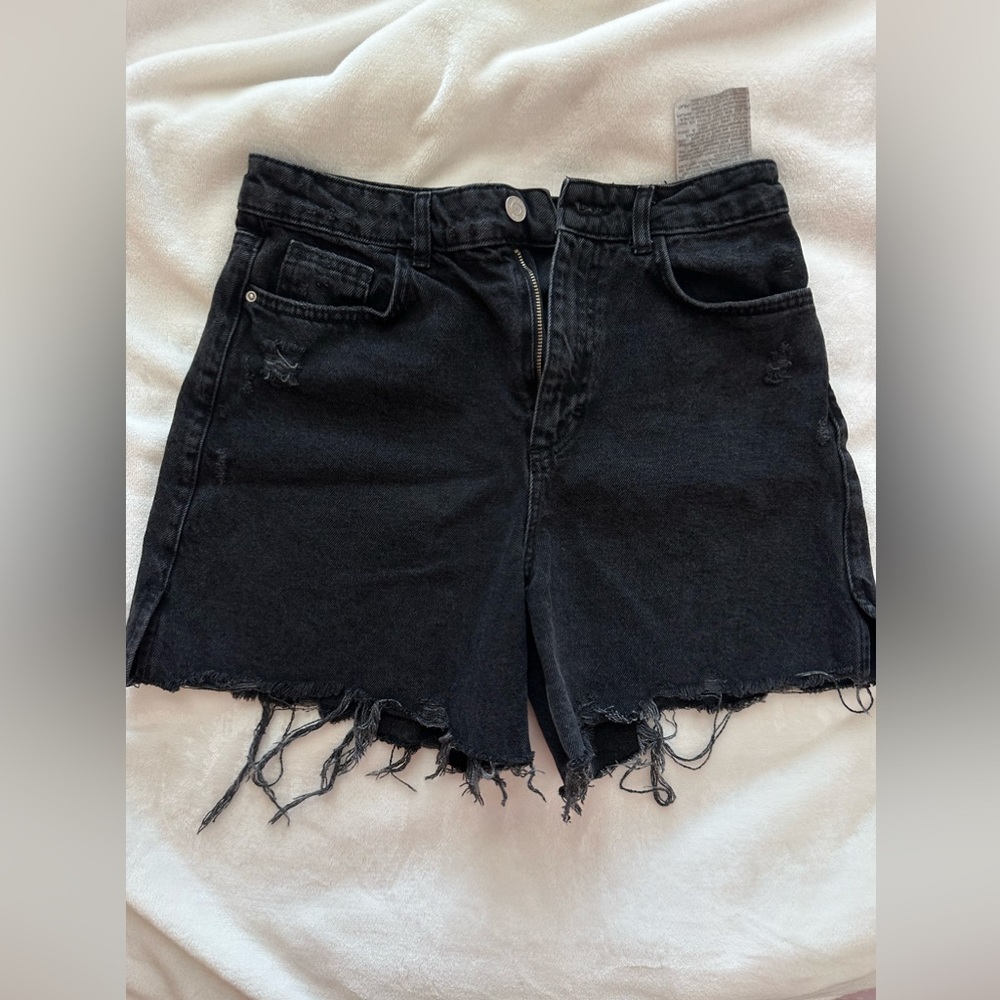 Zara black jean high rise shorts size 8